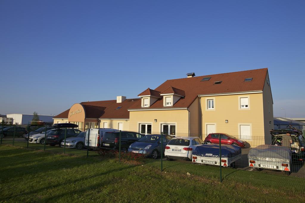 Logis Jum'Hotel Saints-Geosmes Exterior foto