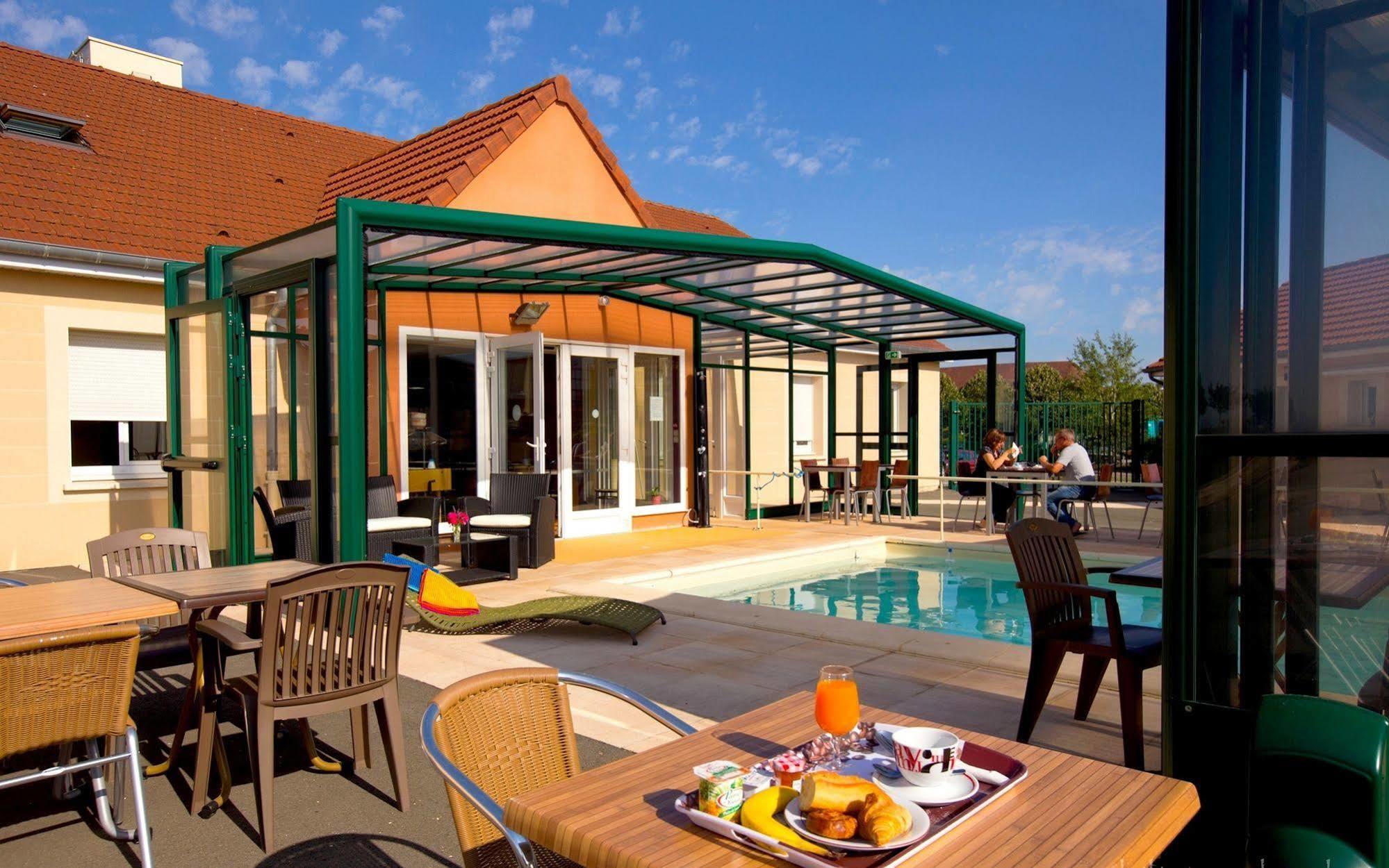 Logis Jum'Hotel Saints-Geosmes Exterior foto