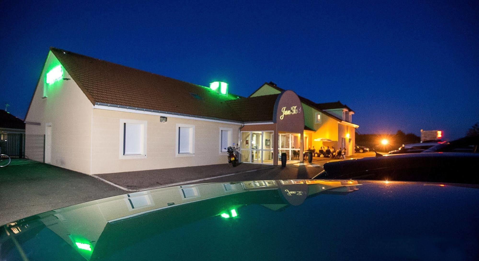 Logis Jum'Hotel Saints-Geosmes Exterior foto